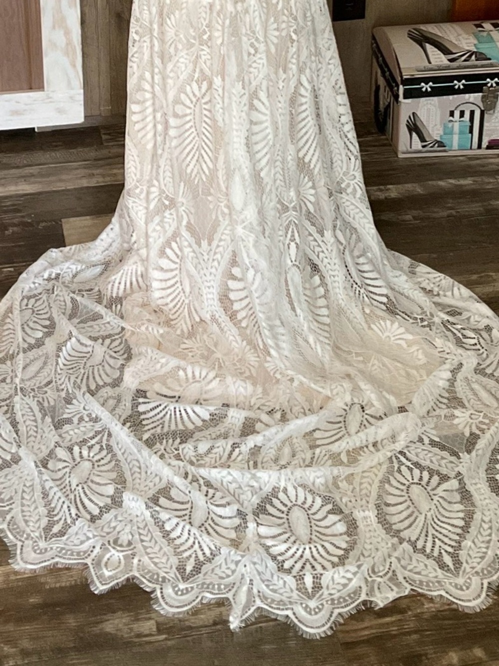 Boho Lace Wedding Dress Ivory Beach Bridal Gown Plunge V Backless Train, Size 8 - Picture 9 of 9
